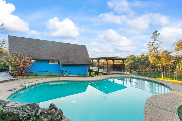 10922 E Lime Kiln Rd, Grass Valley, CA 95949