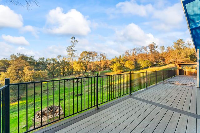 10922 E Lime Kiln Rd, Grass Valley, CA 95949