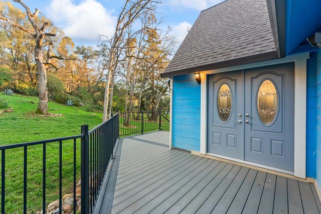 10922 E Lime Kiln Rd, Grass Valley, CA 95949