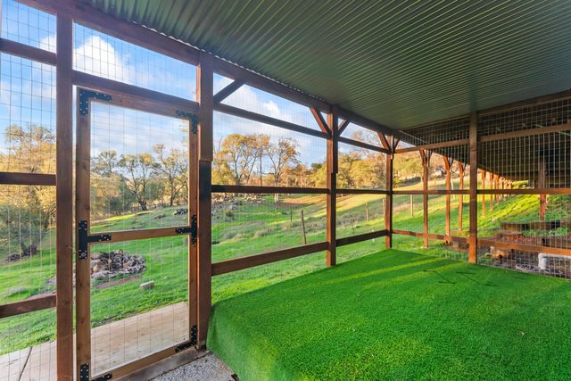 10922 E Lime Kiln Rd, Grass Valley, CA 95949