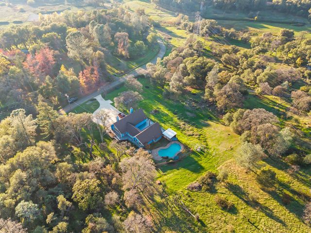 10922 E Lime Kiln Rd, Grass Valley, CA 95949