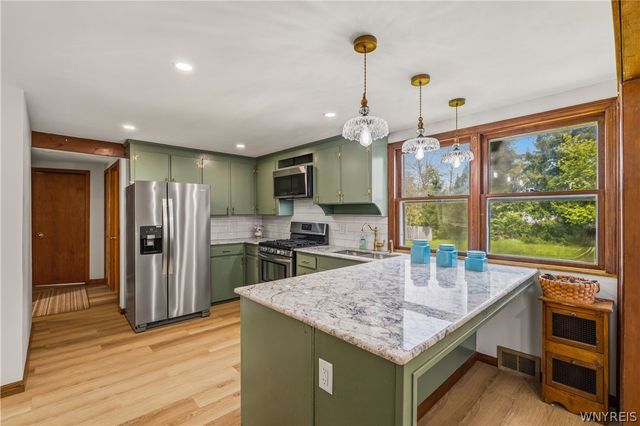 6164 Ward Road, Orchard Park, NY 14127