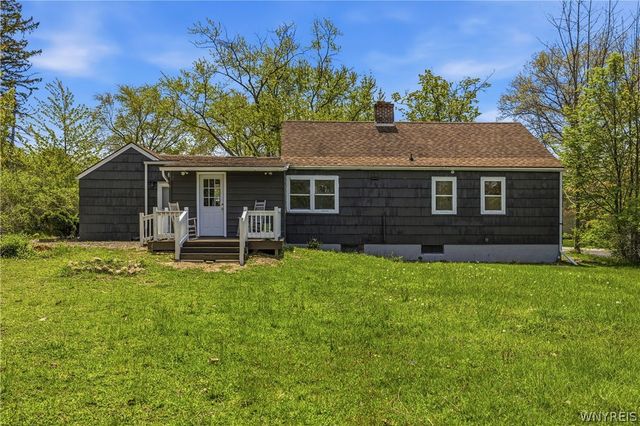 6164 Ward Road, Orchard Park, NY 14127