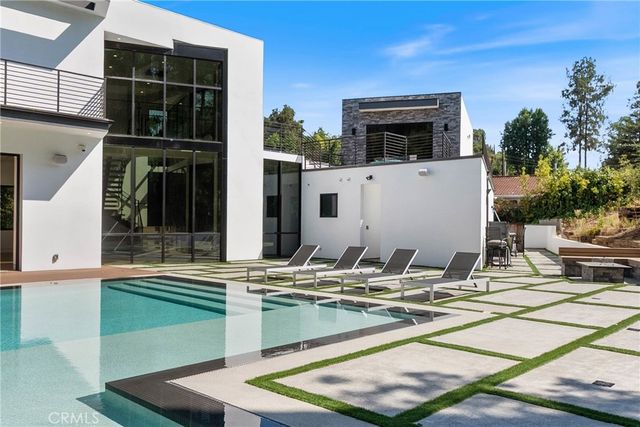 4653 Vanalden Avenue, Tarzana, CA 91356