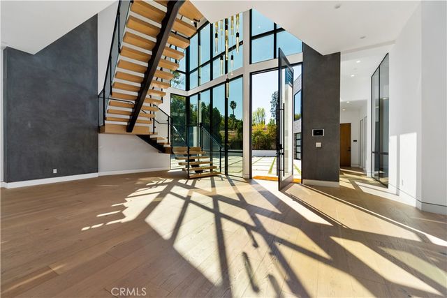 4653 Vanalden Avenue, Tarzana, CA 91356