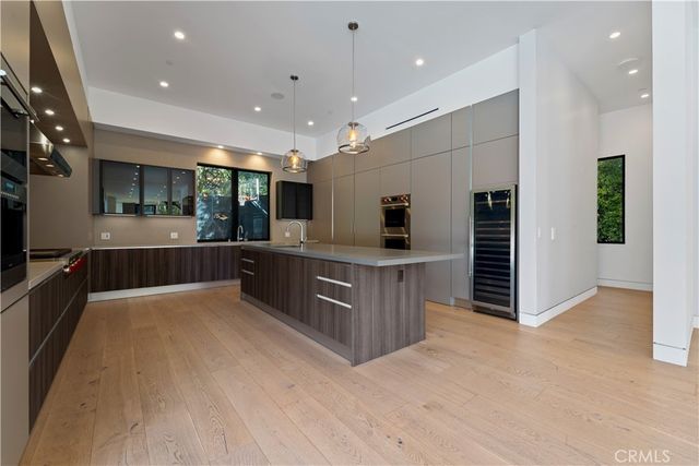 4653 Vanalden Avenue, Tarzana, CA 91356