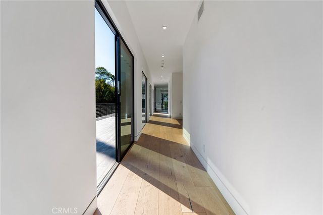 4653 Vanalden Avenue, Tarzana, CA 91356