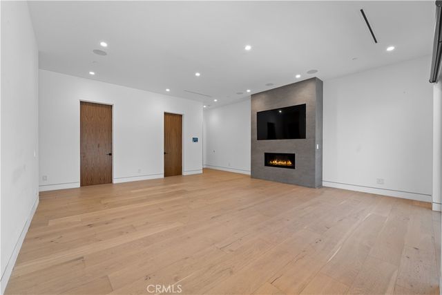 4653 Vanalden Avenue, Tarzana, CA 91356