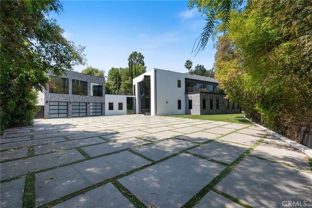 4653 Vanalden Avenue, Tarzana, CA 91356