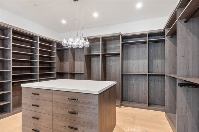 4653 Vanalden Avenue, Tarzana, CA 91356