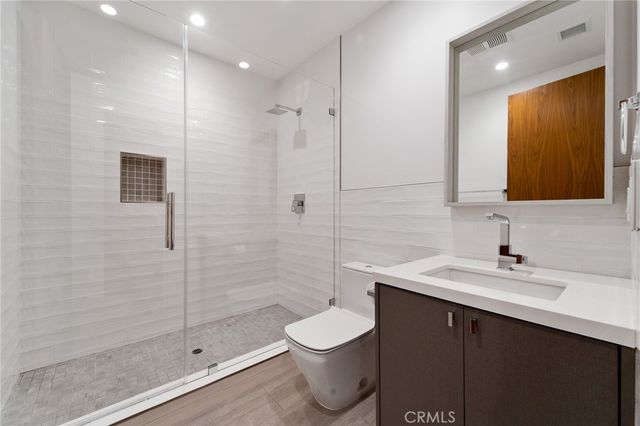 4653 Vanalden Avenue, Tarzana, CA 91356