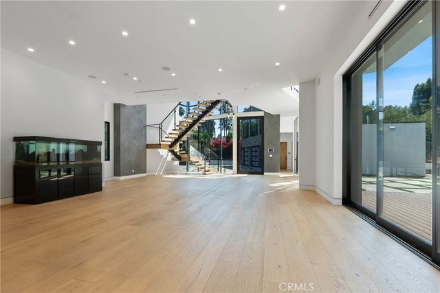 4653 Vanalden Avenue, Tarzana, CA 91356