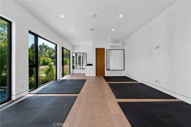 4653 Vanalden Avenue, Tarzana, CA 91356