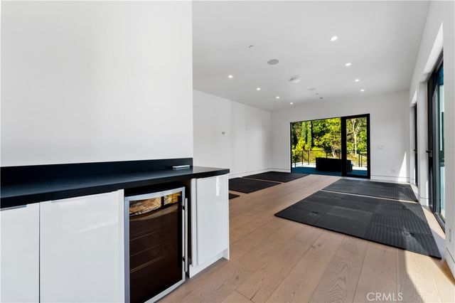 4653 Vanalden Avenue, Tarzana, CA 91356