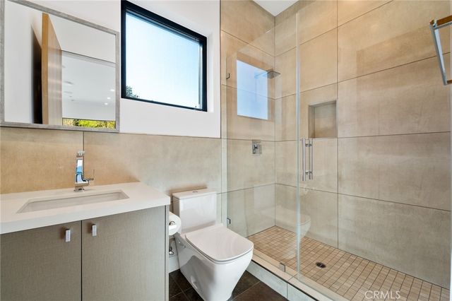 4653 Vanalden Avenue, Tarzana, CA 91356