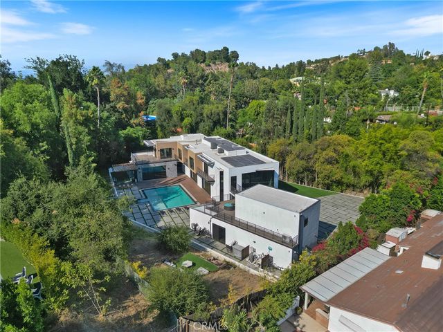 4653 Vanalden Avenue, Tarzana, CA 91356