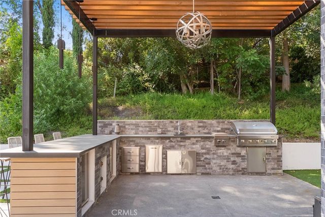 4653 Vanalden Avenue, Tarzana, CA 91356