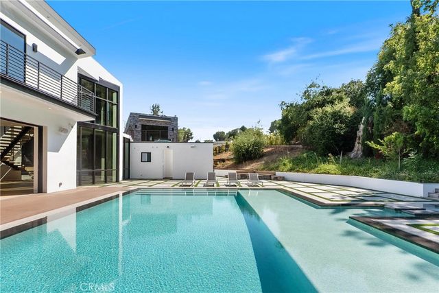 4653 Vanalden Avenue, Tarzana, CA 91356