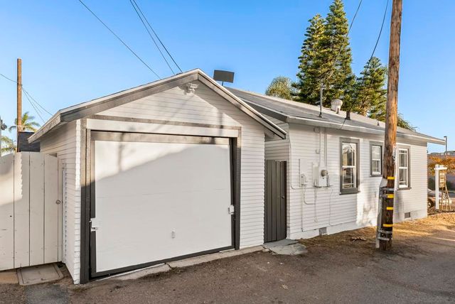 2730 Monroe Ave, San Diego, CA 92116