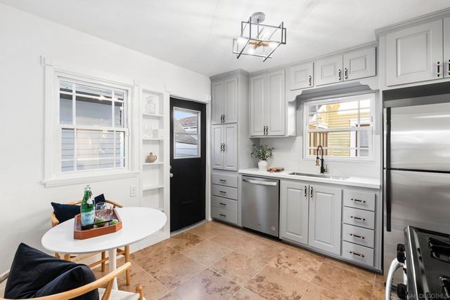 2730 Monroe Ave, San Diego, CA 92116