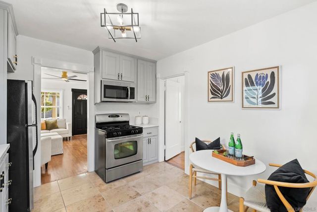 2730 Monroe Ave, San Diego, CA 92116