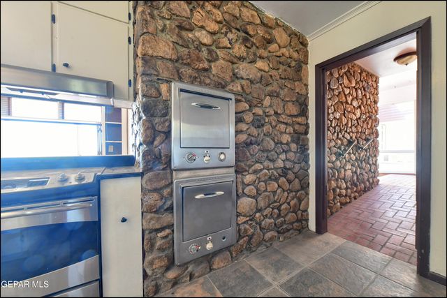 2400 SAVANNAH Avenue, El Paso, TX 79930