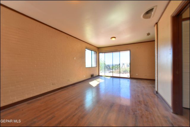 2400 SAVANNAH Avenue, El Paso, TX 79930