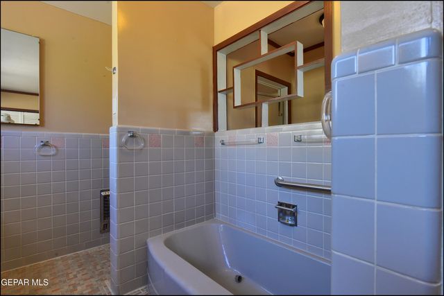 2400 SAVANNAH Avenue, El Paso, TX 79930