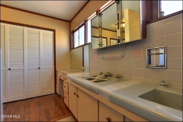 2400 SAVANNAH Avenue, El Paso, TX 79930