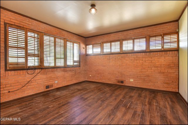 2400 SAVANNAH Avenue, El Paso, TX 79930