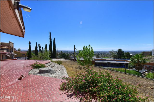 2400 SAVANNAH Avenue, El Paso, TX 79930