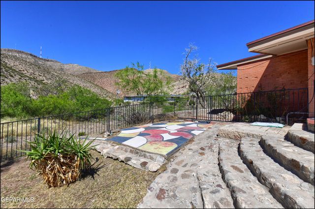 2400 SAVANNAH Avenue, El Paso, TX 79930