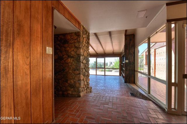 2400 SAVANNAH Avenue, El Paso, TX 79930