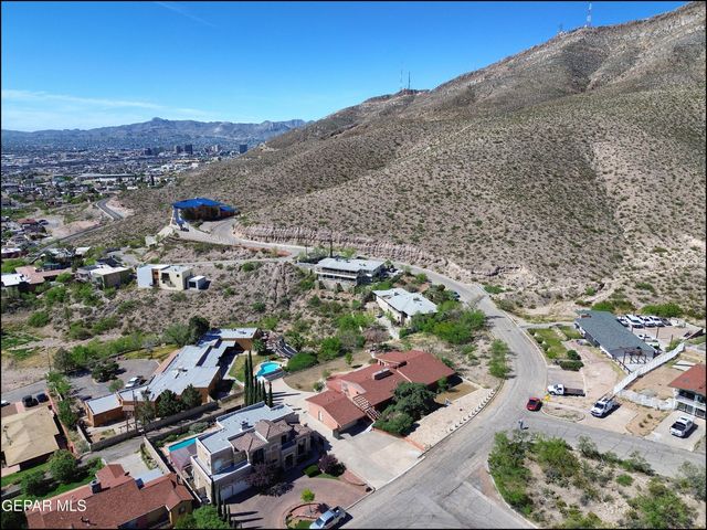 2400 SAVANNAH Avenue, El Paso, TX 79930