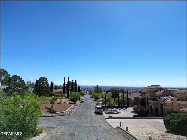 2400 SAVANNAH Avenue, El Paso, TX 79930