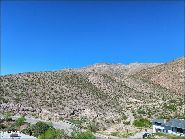 2400 SAVANNAH Avenue, El Paso, TX 79930