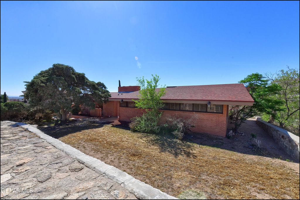 2400 SAVANNAH Avenue, El Paso, TX 79930