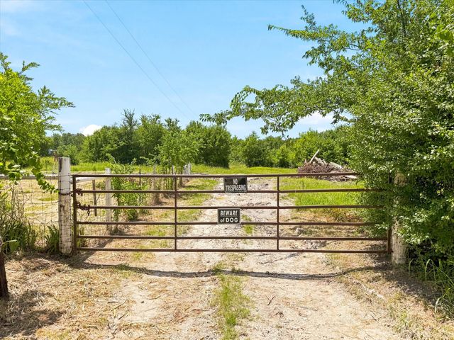 4587 County Road 4415, Wolfe City, TX 75496