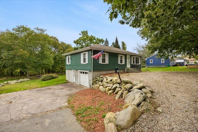 1189 Bark St, Swansea, MA 02777