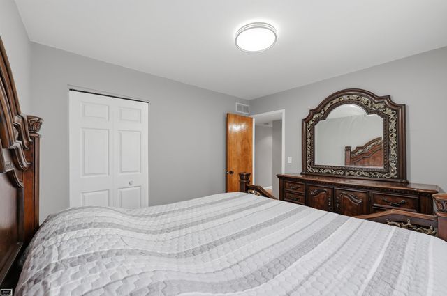 33043 Fraser Avenue, Fraser, MI 48026