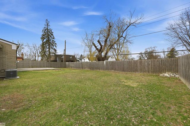 33043 Fraser Avenue, Fraser, MI 48026