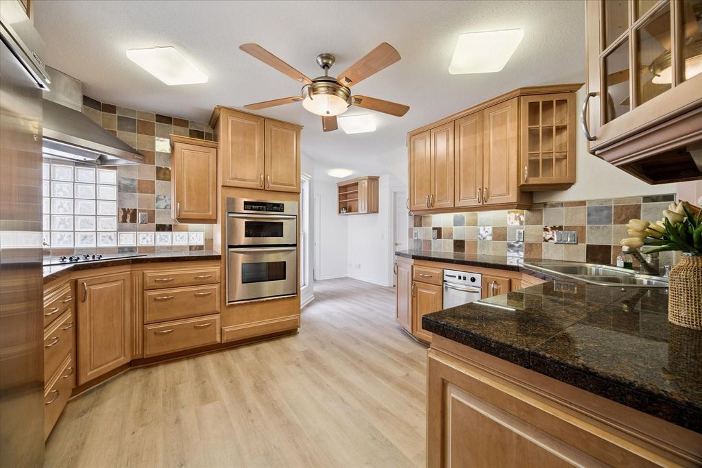 1829 Bering Drive 6, Houston, TX 77057