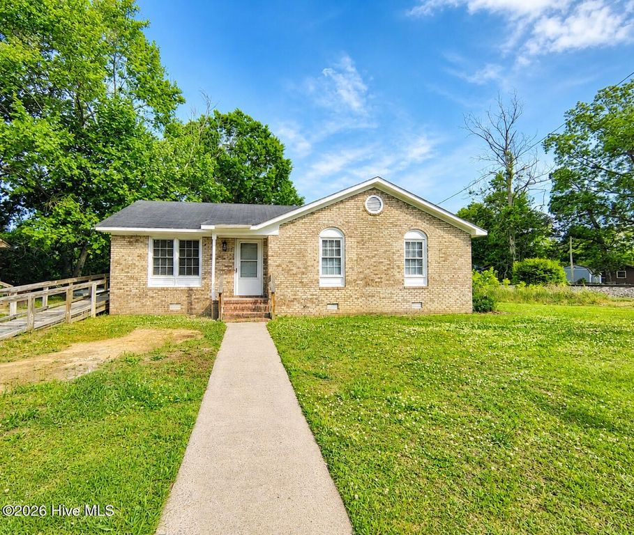 3649 S Walnut Street, Farmville, NC 27828