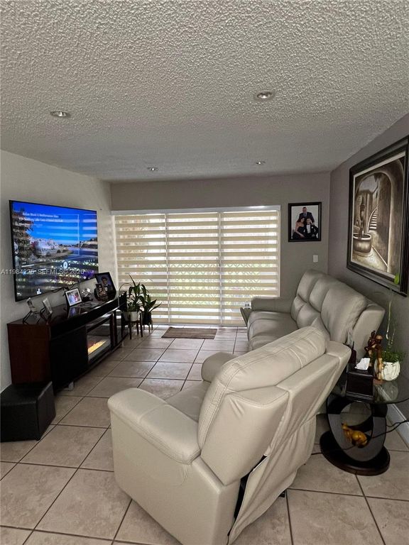1900 W 68th Street F104, Hialeah, FL 33014