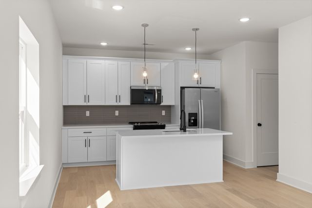 550 Markham St Unit 16, Nashville, TN 37214
