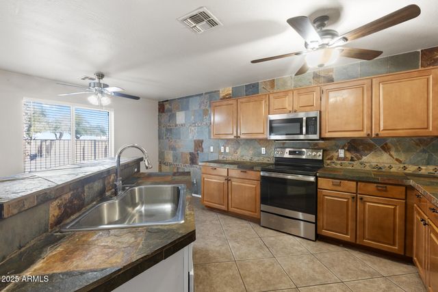1498 E ROSEBUD Drive, San Tan Valley, AZ 85143