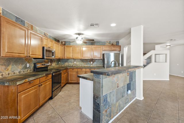 1498 E ROSEBUD Drive, San Tan Valley, AZ 85143