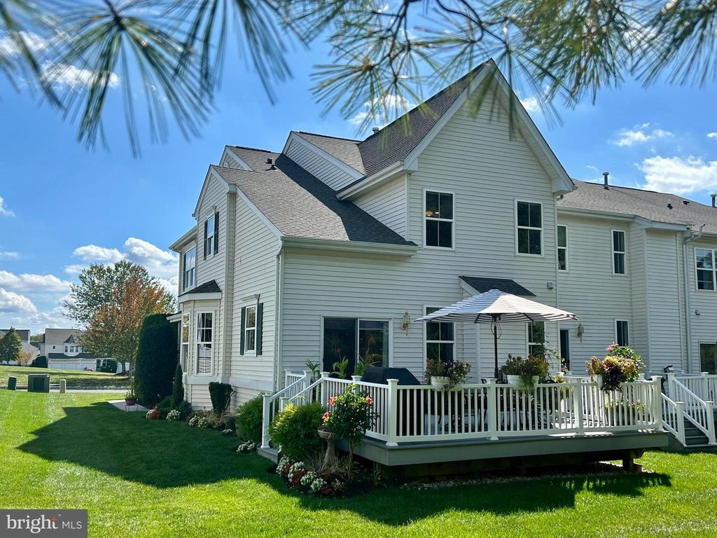 113 W HAMILTON ST, Chalfont, PA 18914