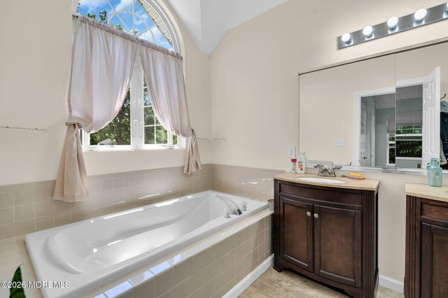 26 Tuscany Drive, Jackson, NJ 08527