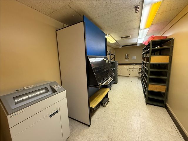 27 N Mercer St, New Castle, PA 16101